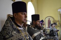 Архиепископ Артемий совершил Литургию Преждеосвященных Даров в храме поселка Острино