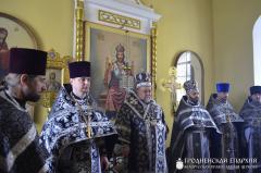 Архиепископ Артемий совершил Литургию Преждеосвященных Даров в храме поселка Острино