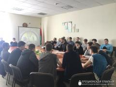 Священник встретился со студентами колледжа коммунального хозяйства