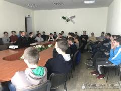 Священник встретился со студентами колледжа коммунального хозяйства