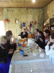 Братчики храма иконы Божией Матери «Всех скорбящих Радость» города Мосты посетили храм в поселке Сопоцкин