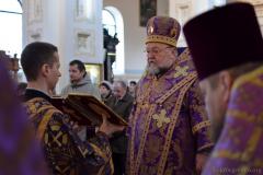 У Вялікі чацвер архіепіскап Арцемій узначаліў літургію ў кафедральным саборы Гродна