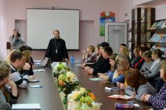 На семінары "Метады практычнага вырашэння праблемы алкагалізму і наркаманіі" ў г. Шчучыне выступілі прадстаўнікі Пакроўскага сабора