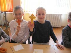 Майстар-клас "Абраз вачыма іканапісца" для вучняў школы №20 правяла кіраўнік іканапіснай студыі Пакроўскага сабора