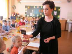 Майстар-клас "Абраз вачыма іканапісца" для вучняў школы №20 правяла кіраўнік іканапіснай студыі Пакроўскага сабора