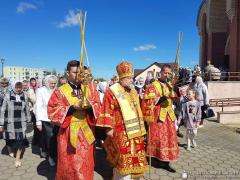 Архиепископ Артемий совершил литургию в храме великомученика Георгия поселка Красносельский