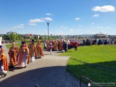 Архиепископ Артемий совершил литургию в храме великомученика Георгия поселка Красносельский