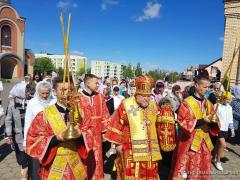 Архиепископ Артемий совершил литургию в храме великомученика Георгия поселка Красносельский