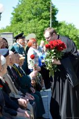 Сад мира «Сирень Победы» у стен древней Коложской церкви пополнился новыми «пасхалиями»