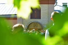 Сад мира «Сирень Победы» у стен древней Коложской церкви пополнился новыми «пасхалиями»