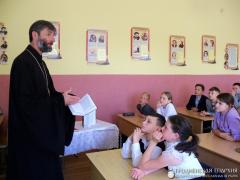 Священник принял участие в мероприятии, посвященном Дню славянской письменности в школе №1 Скиделя Священник принял участие в мероприятии, посвященном Дню славянской письменности в школе №1 Скиделя