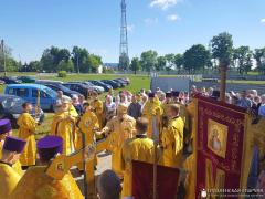 Архиепископ Артемий совершил литургию в малом храме прихода святых равноапостольных Мефодия и Кирилла города Волковыска Архиепископ Артемий совершил литургию в малом храме прихода святых равноапостольных Мефодия и Кирилла города Волковыска