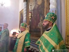 В день Святой Троицы архиепископ Артемий совершил литургию в храме поселка Зельва В день Святой Троицы архиепископ Артемий совершил литургию в храме поселка Зельва