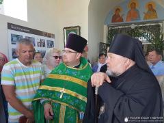 В день Святой Троицы архиепископ Артемий совершил литургию в храме поселка Зельва В день Святой Троицы архиепископ Артемий совершил литургию в храме поселка Зельва