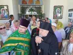 В день Святой Троицы архиепископ Артемий совершил литургию в храме поселка Зельва В день Святой Троицы архиепископ Артемий совершил литургию в храме поселка Зельва