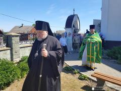 В день Святой Троицы архиепископ Артемий совершил литургию в храме поселка Зельва В день Святой Троицы архиепископ Артемий совершил литургию в храме поселка Зельва