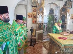 В день Святого Духа архиепископ Артемий совершил литургию в храме агрогородка Озеры В день Святого Духа архиепископ Артемий совершил литургию в храме агрогородка Озеры