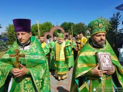 В день Святого Духа архиепископ Артемий совершил литургию в храме агрогородка Озеры В день Святого Духа архиепископ Артемий совершил литургию в храме агрогородка Озеры