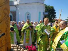 В день Святого Духа архиепископ Артемий совершил литургию в храме агрогородка Озеры В день Святого Духа архиепископ Артемий совершил литургию в храме агрогородка Озеры