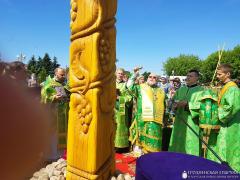 В день Святого Духа архиепископ Артемий совершил литургию в храме агрогородка Озеры В день Святого Духа архиепископ Артемий совершил литургию в храме агрогородка Озеры