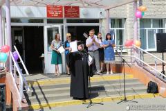 Благочинный Зельвенского округа принял участие в торжественных линейках Благочинный Зельвенского округа принял участие в торжественных линейках