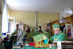 Архиепископ Артемий совершил литургию в храме преподобного Мартина Туровского деревни Желудок