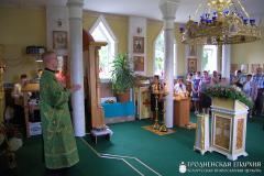 Архиепископ Артемий совершил литургию в храме преподобного Мартина Туровского деревни Желудок