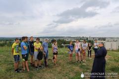Благочинный Зельвенского округа провел беседу с участниками археологического лагеря Благочинный Зельвенского округа провел беседу с участниками археологического лагеря