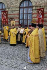 В день 1030-летия Крещения Руси архиепископ Артемий совершил литургию в Свято-Владимирской церкви города Гродно В день 1030-летия Крещения Руси архиепископ Артемий совершил литургию в Свято-Владимирской церкви города Гродно