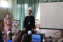 Священник принял участие в торжественной линейке средней школы деревни Скрибовцы Священник принял участие в торжественной линейке средней школы деревни Скрибовцы