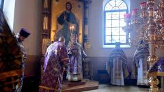 На свята Уздвіжання Крыжа Гасподняга архіепіскап Арцемій узначаліў літургію ў Пакроўскім саборы