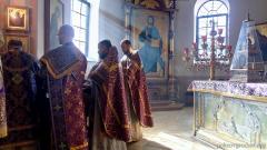 На свята Уздвіжання Крыжа Гасподняга архіепіскап Арцемій узначаліў літургію ў Пакроўскім саборы