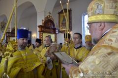 Архиепископ Артемий совершил литургию в храме деревни Демброво