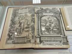 Международную выставку «Беларусь и Библия» в Национальной библиотеке посетили преподаватели воскресной школы Покровского собора