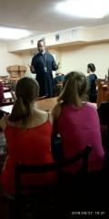 Священник провел беседу со студентами семейного клуба медицинского колледжа г. Гродно