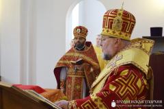 Архиепископ Артемий совершил литургию в храме в честь новомучеников и исповедников земли Белорусской города Скидель