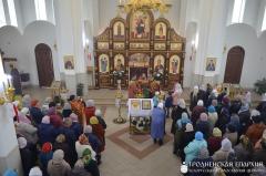 Архиепископ Артемий совершил литургию в храме в честь новомучеников и исповедников земли Белорусской города Скидель