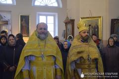 Архиепископ Артемий совершил литургию в храме деревни Дубно