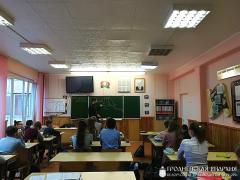 Священник провел беседу с гимназистами