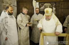 Архиепископ Артемий совершил освящение престола обновленной Коложской церкви
