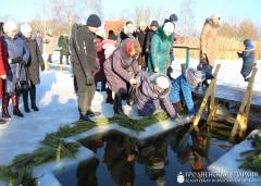 Православные верующие Зельвенщины празднуют Крещение Господне