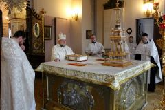 В праздник Рождества Христова архиепископ Артемий возглавил Божественную литургию в Покровском соборе