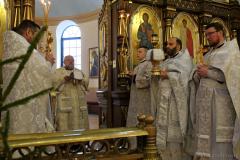 Архиепископ Артемий возглавил в Покровском соборе Божественную литургию и совершил иерейскую хиротонию
