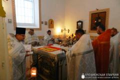 В храме деревни Острово состоялось соборное богослужение духовенства Зельвенского благочиния