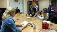 На собраниях семейного клуба «Возрождение» продолжают изучение книги «Семейная жизнь» старца Паисия Святогорца