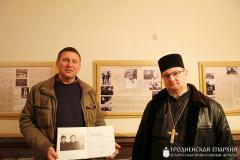 Прыход паселка Зэльва наведаў унук паэткі Ларысы Геніюш