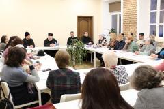 Архиепископ Артемий встретился со слушателями катехизаторских курсов при Покровском соборе