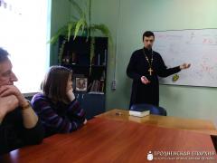 Курсанты военно-патриотического клуба «Школа выживания» встретились со священником