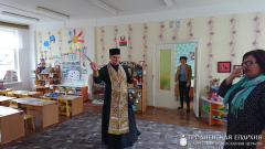 Благочинный Зельвенского округа встретился с коллективом Зельвенского  дошкольного учреждения школа-сад №4