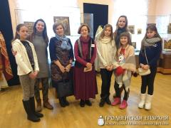 Ученики воскресной школы на выставке “Заўсёды радуйцеся!”